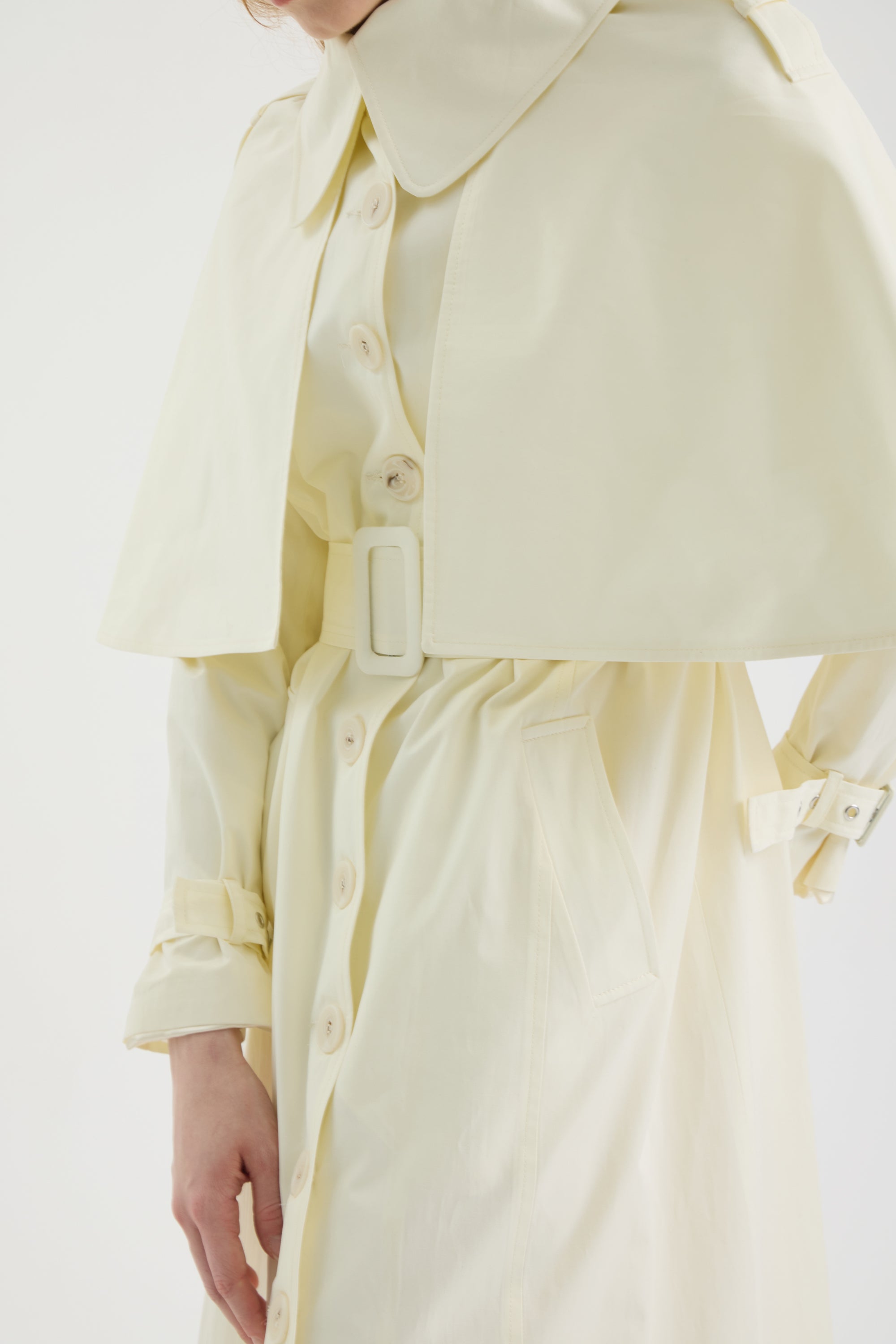 SCHATZİE BELTED MIDI TRENCH CAPE WITH STRUCTURED SILHOUETTE
