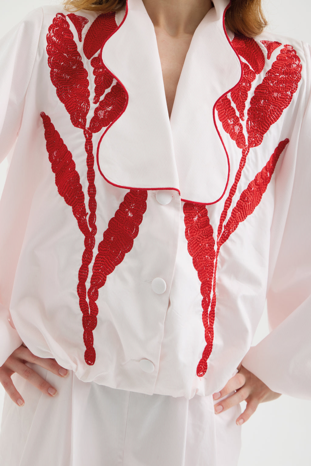 SCHATZİE EMBROIDERED TULIP MOTIF JACKET WITH VOLUMINOUS SLEEVES